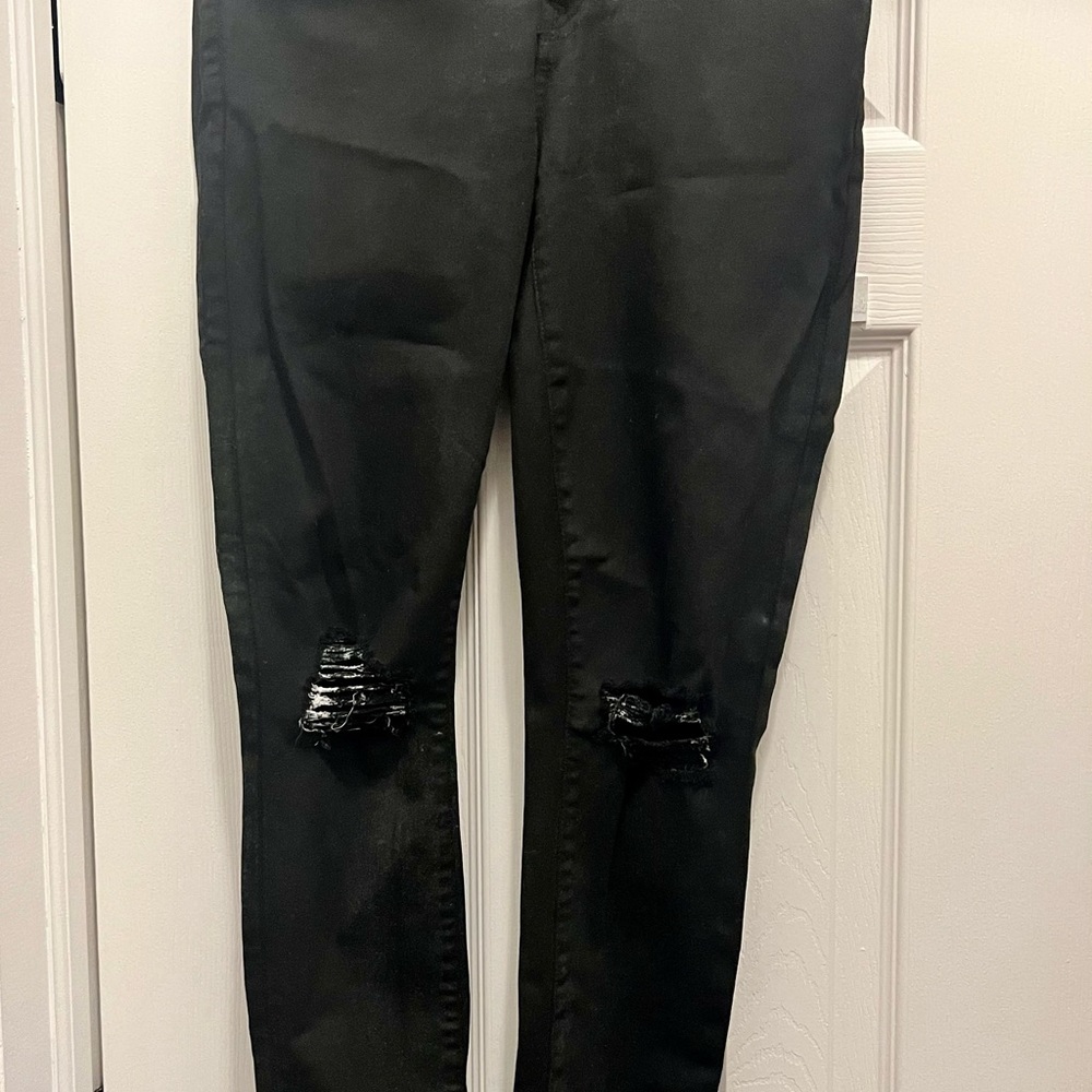 Skinny black jeans